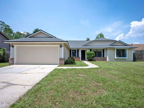 8869 ROSE HILL Drive, Jacksonville, FL 32221