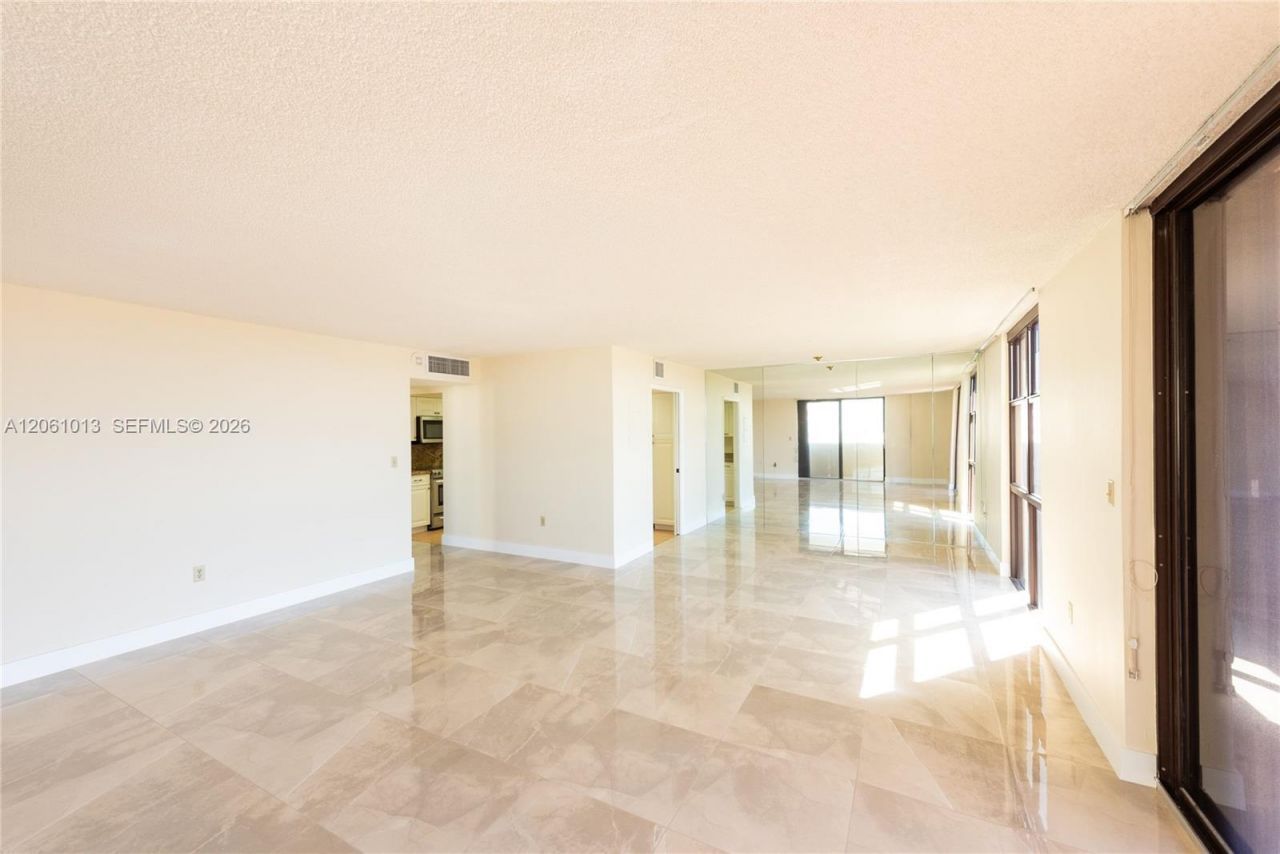 600 Biltmore Way , Unit 1014, Coral Gables, FL 33134 Photo