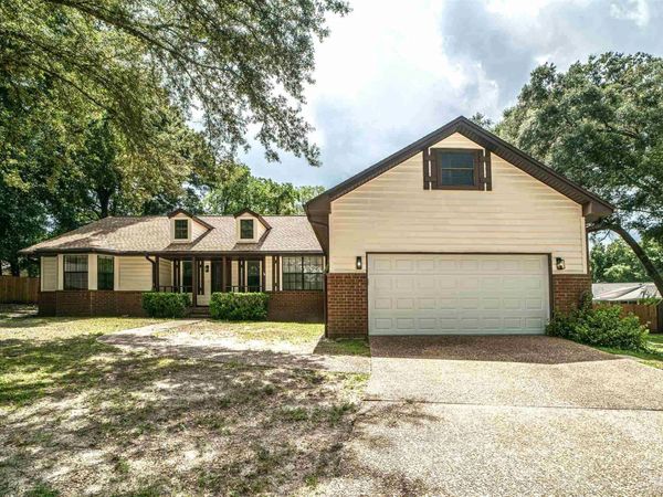 10023 Hollowbrook Dr, Pensacola, FL 32514