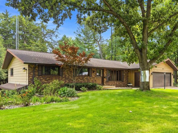 2501 Sunrise Lane, Burlington, IA 52601