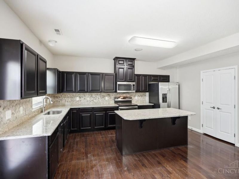 9550 Cobblestone Walk, West Chester, OH 45069 Photo 18