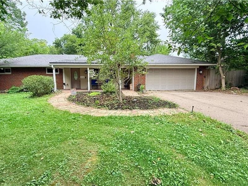 4210 White Oak Drive, Beavercreek, OH 45432 Photo 2