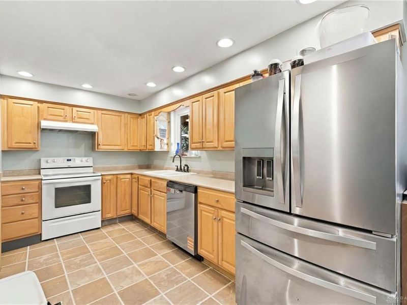 4210 White Oak Drive, Beavercreek, OH 45432 Photo 8