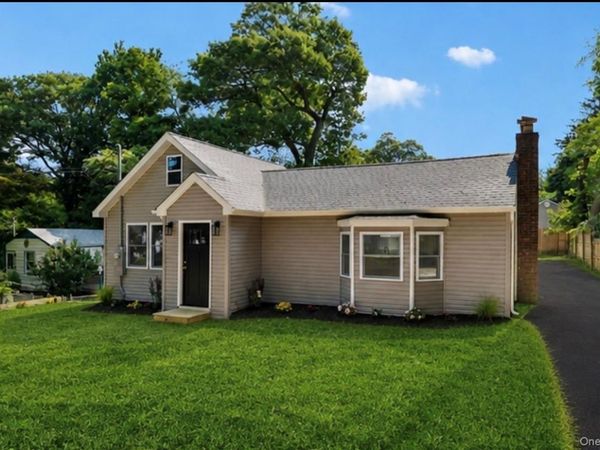 5 Kew Drive , Sound Beach, NY 11789