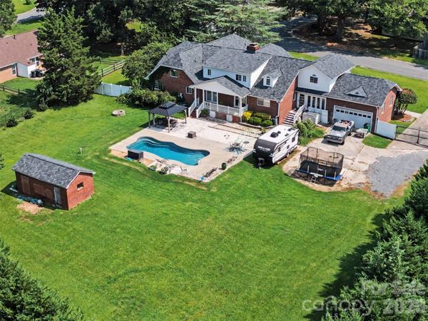 5914 Hanna Court, Charlotte, NC 28212