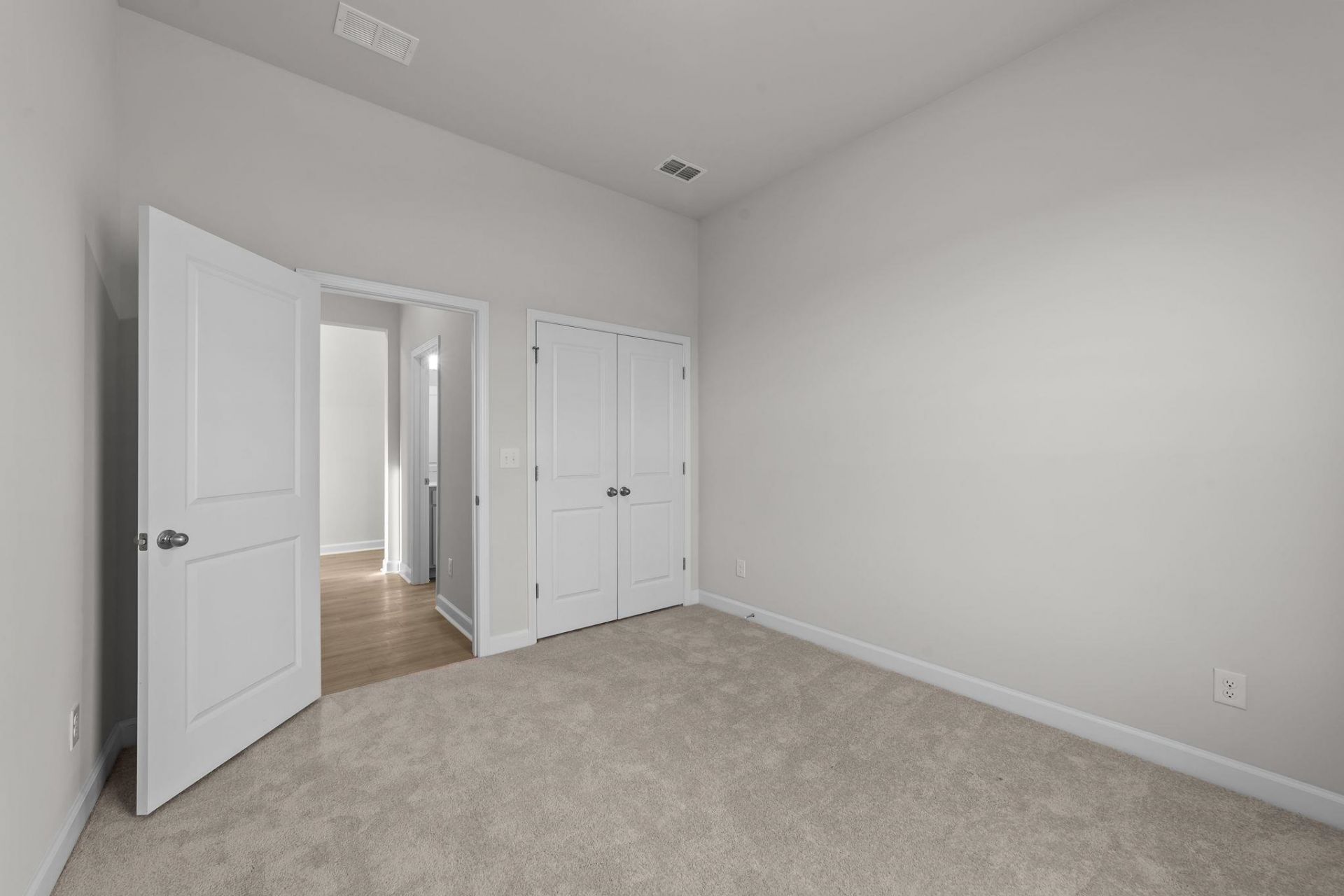 943 Triton Ave. Photo 13