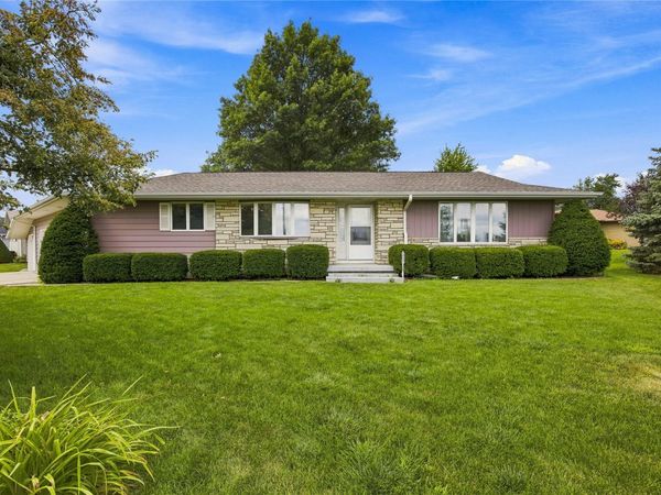 502 9th Avenue , Clarence, IA 52216
