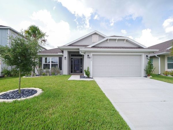 2450 Roygaris Street NW, Palm Bay, FL 32907