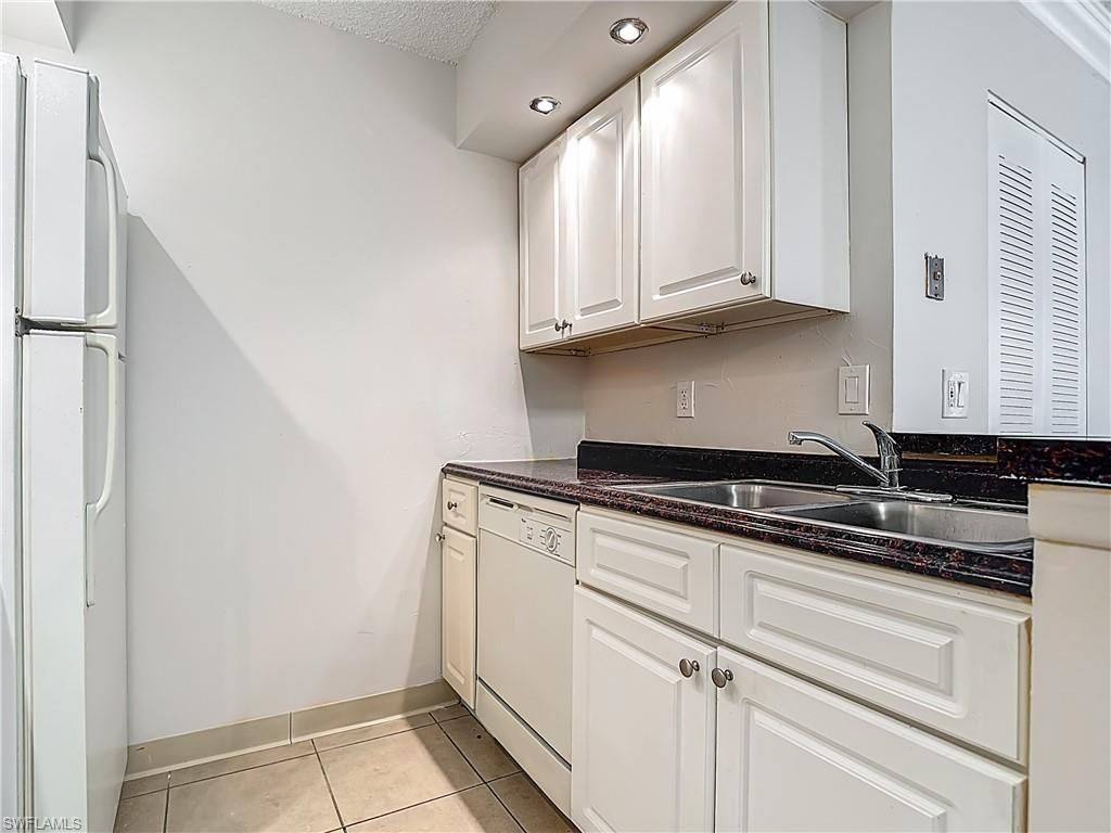 194 Santa Clara Dr, Unit 12, Naples, FL 34104 Photo