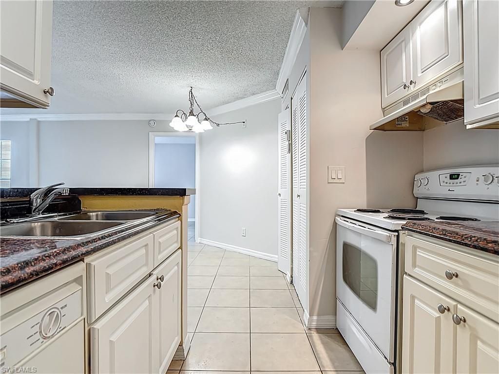 194 Santa Clara Dr, Unit 12, Naples, FL 34104 Photo