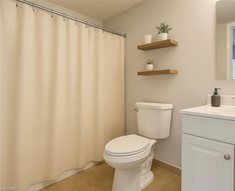 194 Santa Clara Dr, Unit 12, Naples, FL 34104 Photo