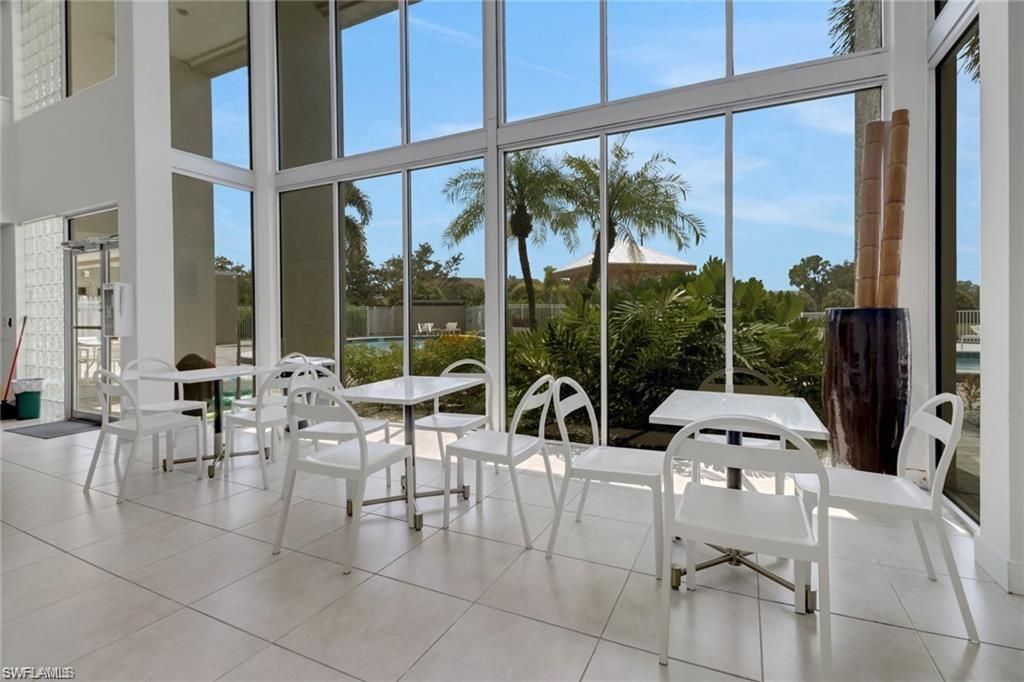 194 Santa Clara Dr, Unit 12, Naples, FL 34104 Photo