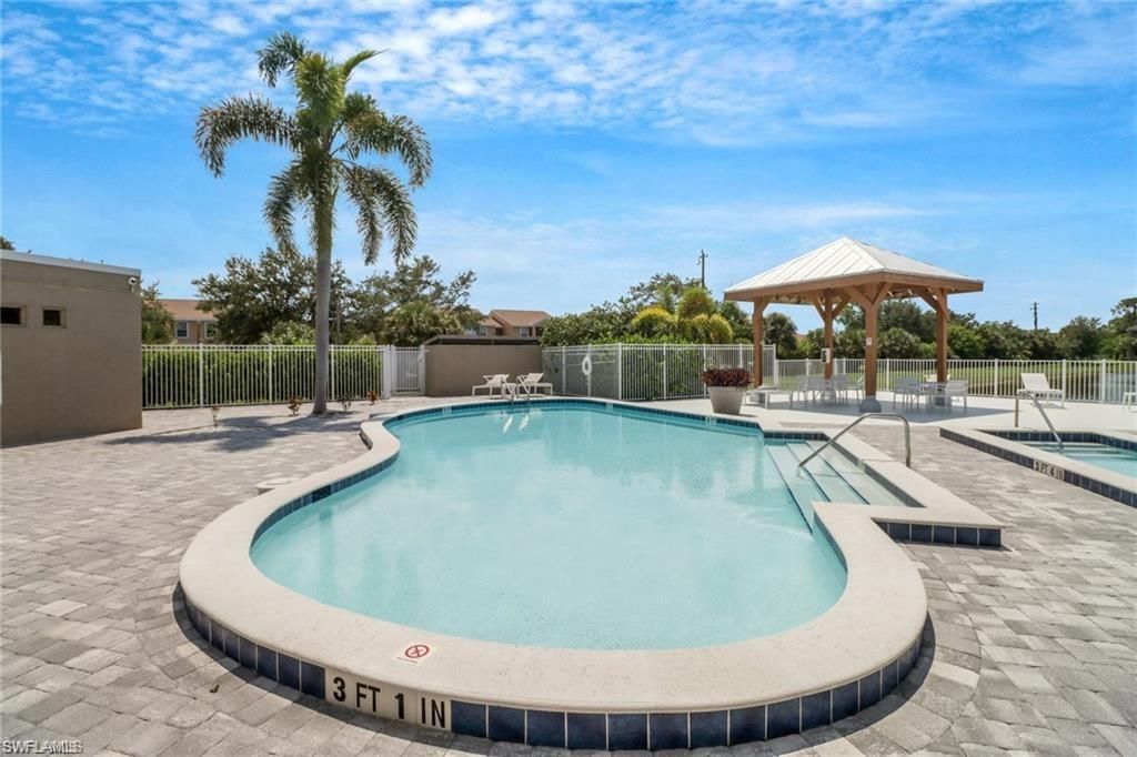 194 Santa Clara Dr, Unit 12, Naples, FL 34104 Photo