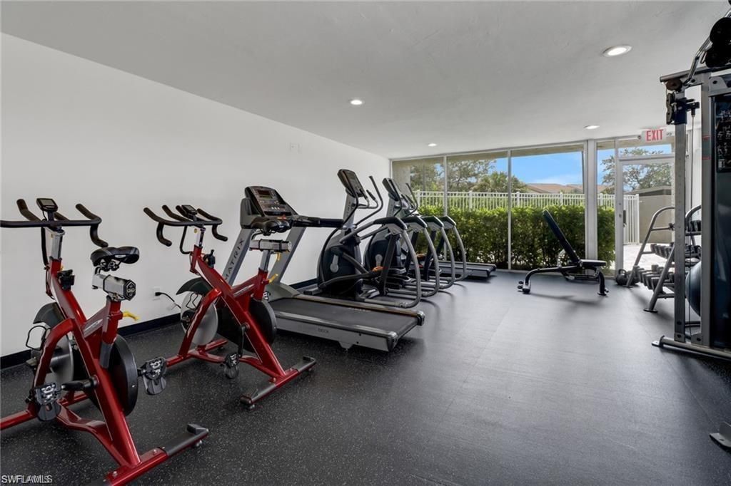 194 Santa Clara Dr, Unit 12, Naples, FL 34104 Photo