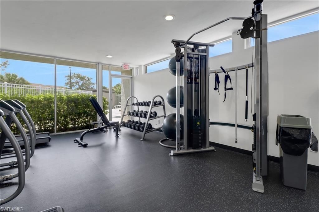 194 Santa Clara Dr, Unit 12, Naples, FL 34104 Photo