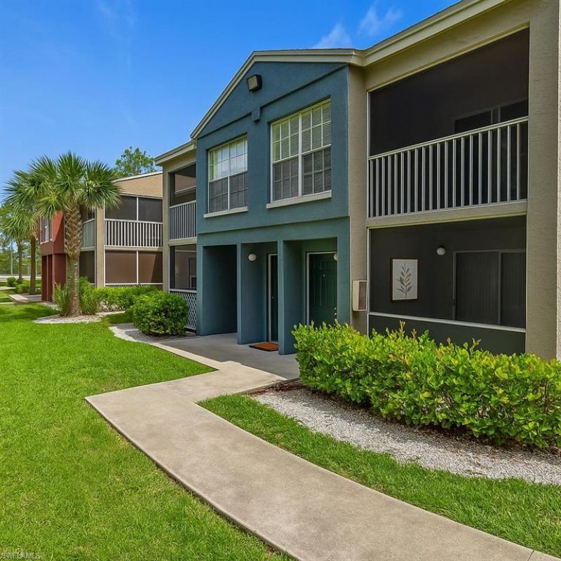 194 Santa Clara Dr, Unit 12, Naples, FL 34104 Photo