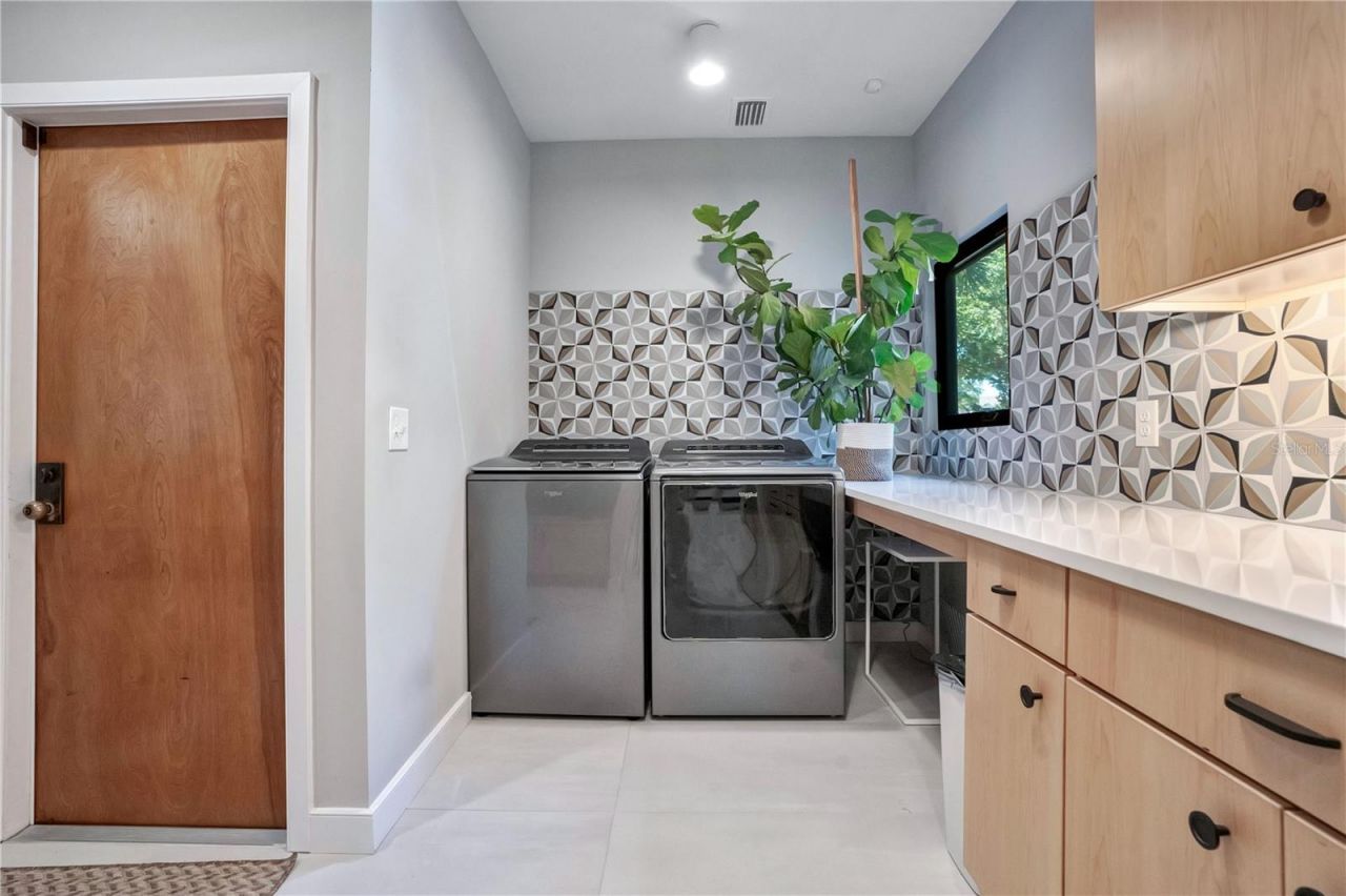 1095 Harbour Island Road, Orlando, FL 32809 Photo
