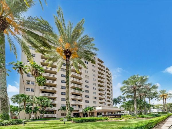 90 Edgewater Dr , Unit 501, Coral Gables, FL 33133