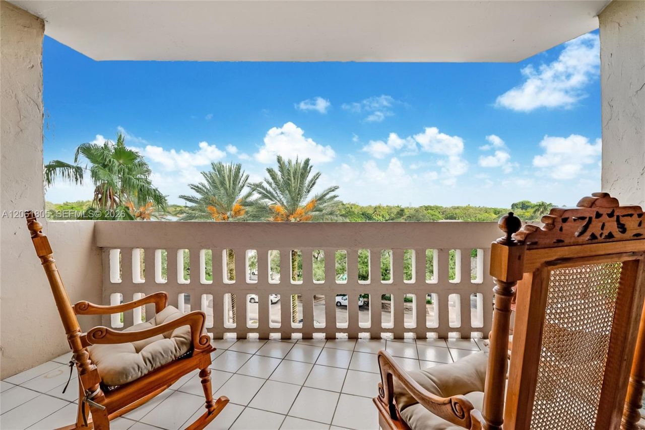 90 Edgewater Dr , Unit 501, Coral Gables, FL 33133 Photo