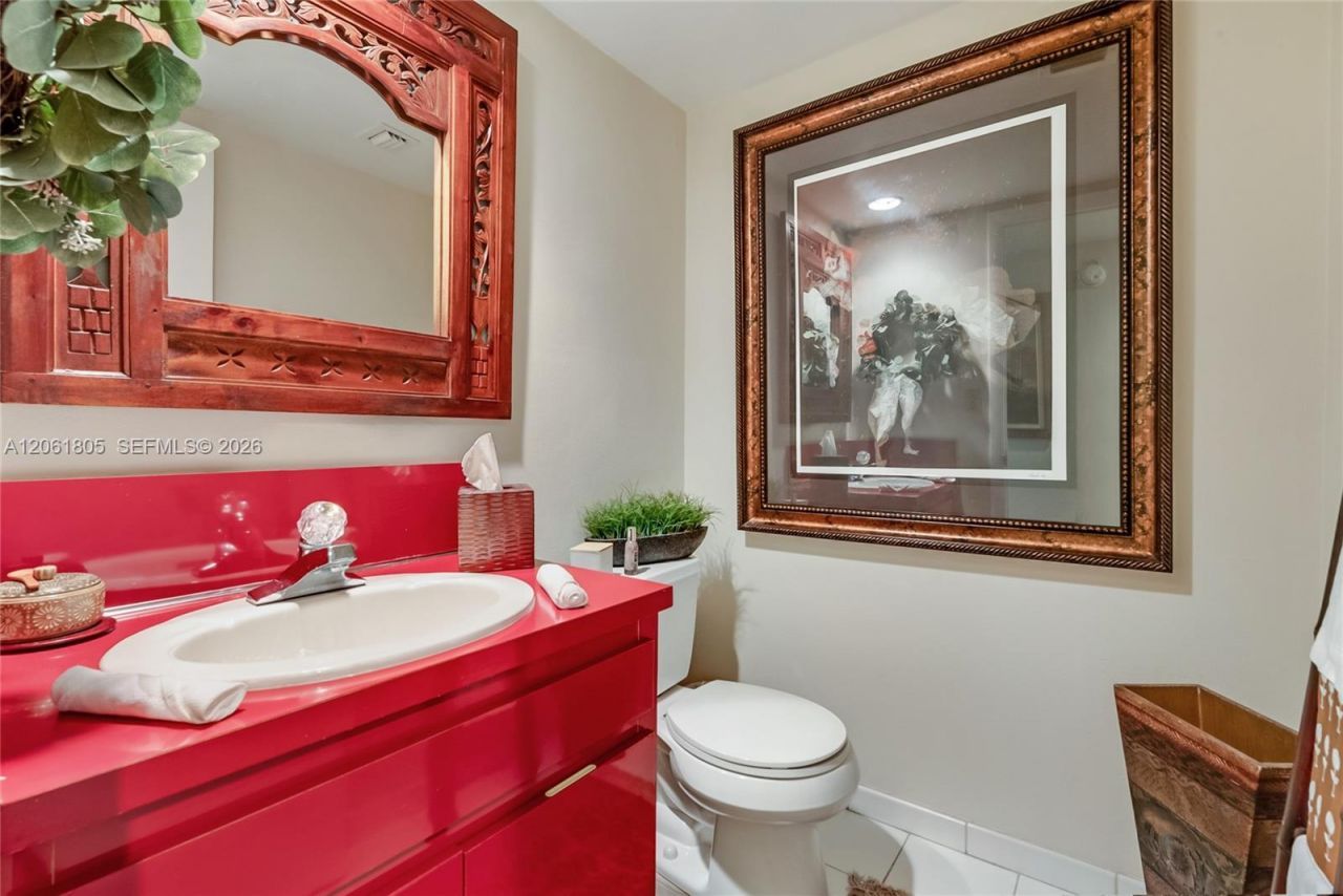 90 Edgewater Dr , Unit 501, Coral Gables, FL 33133 Photo
