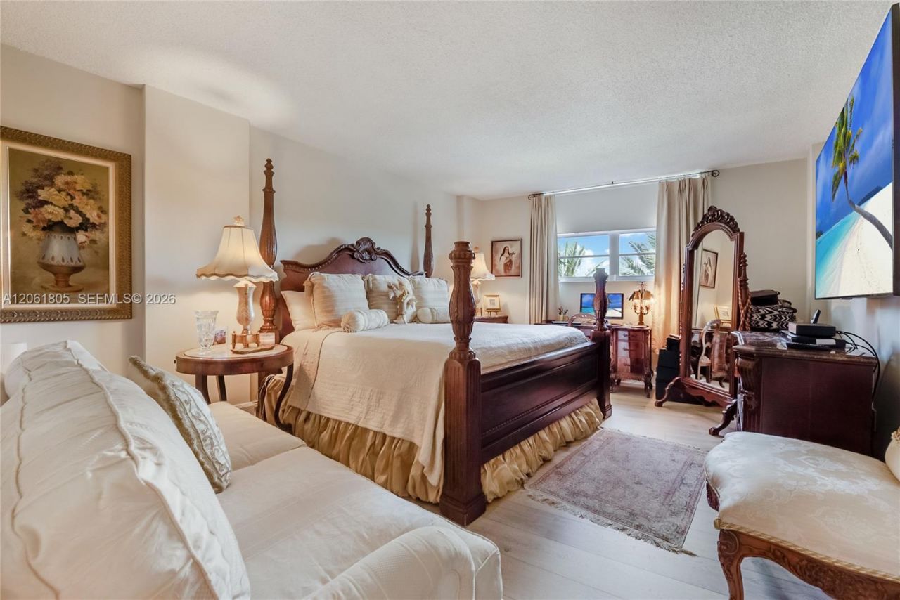 90 Edgewater Dr , Unit 501, Coral Gables, FL 33133 Photo