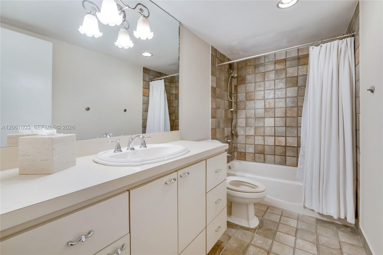 90 Edgewater Dr , Unit 501, Coral Gables, FL 33133 Photo