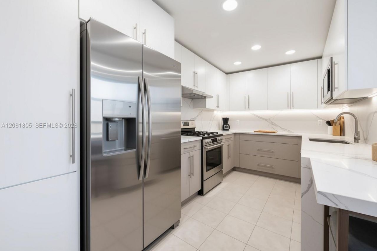 90 Edgewater Dr , Unit 501, Coral Gables, FL 33133 Photo
