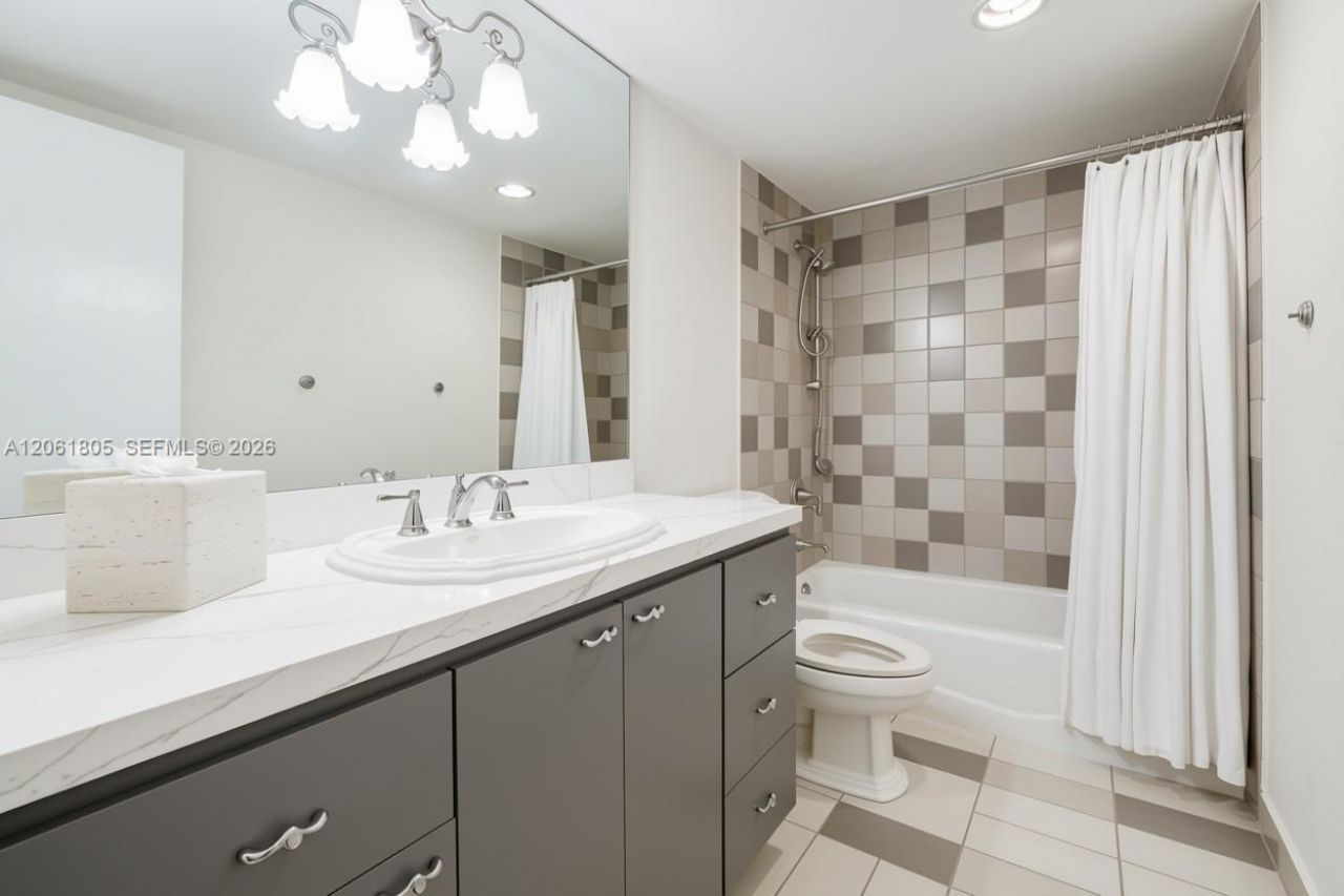 90 Edgewater Dr , Unit 501, Coral Gables, FL 33133 Photo