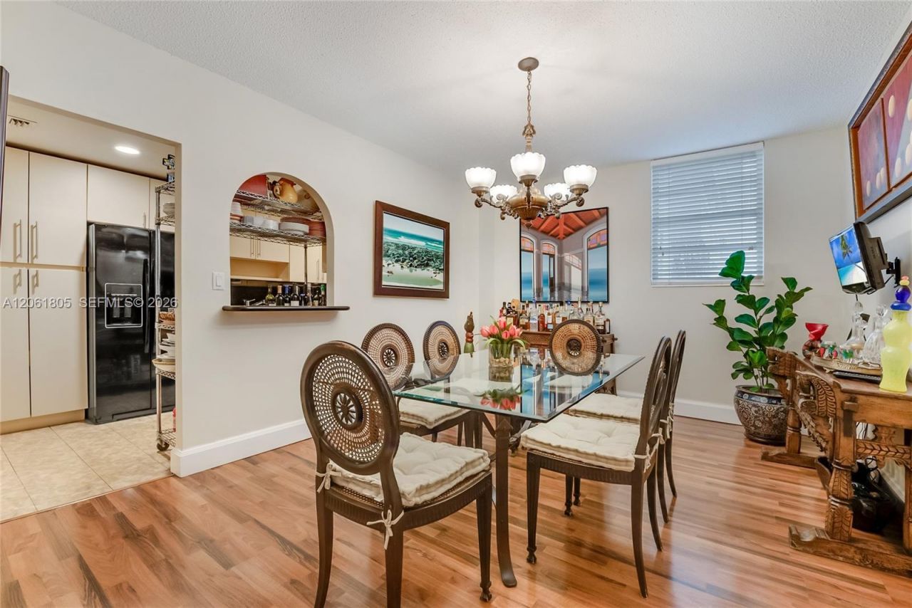 90 Edgewater Dr , Unit 501, Coral Gables, FL 33133 Photo