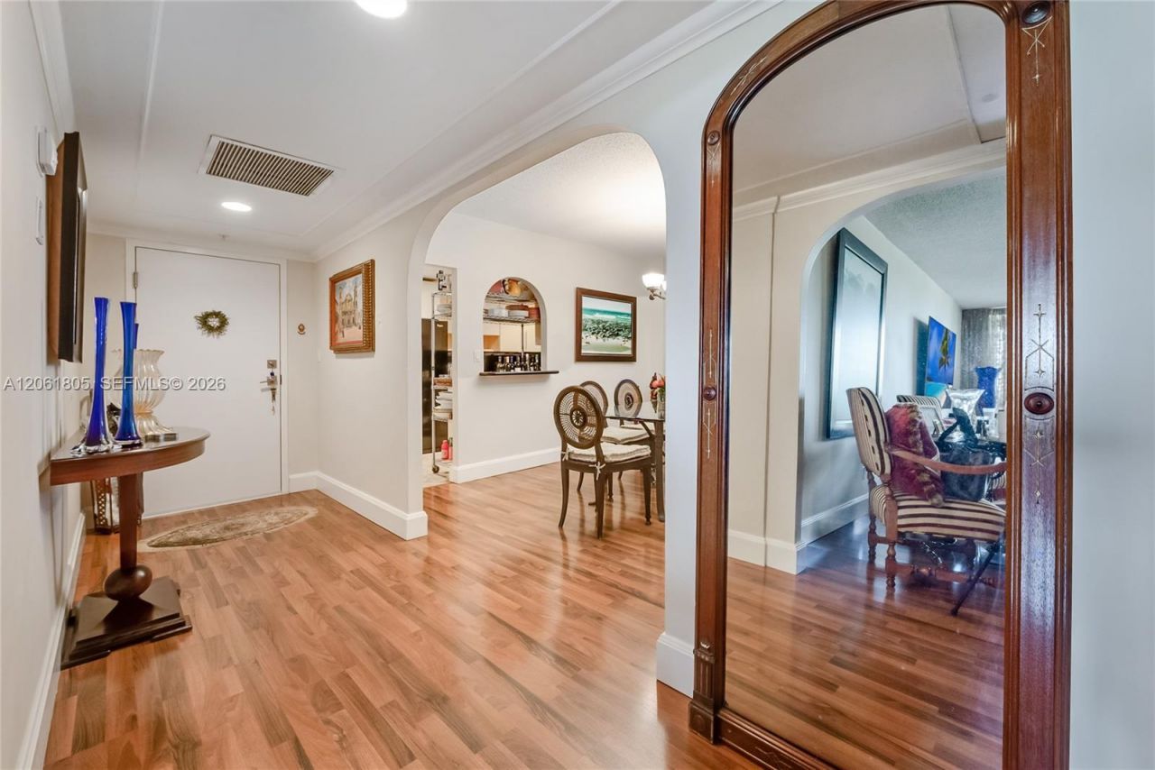 90 Edgewater Dr , Unit 501, Coral Gables, FL 33133 Photo