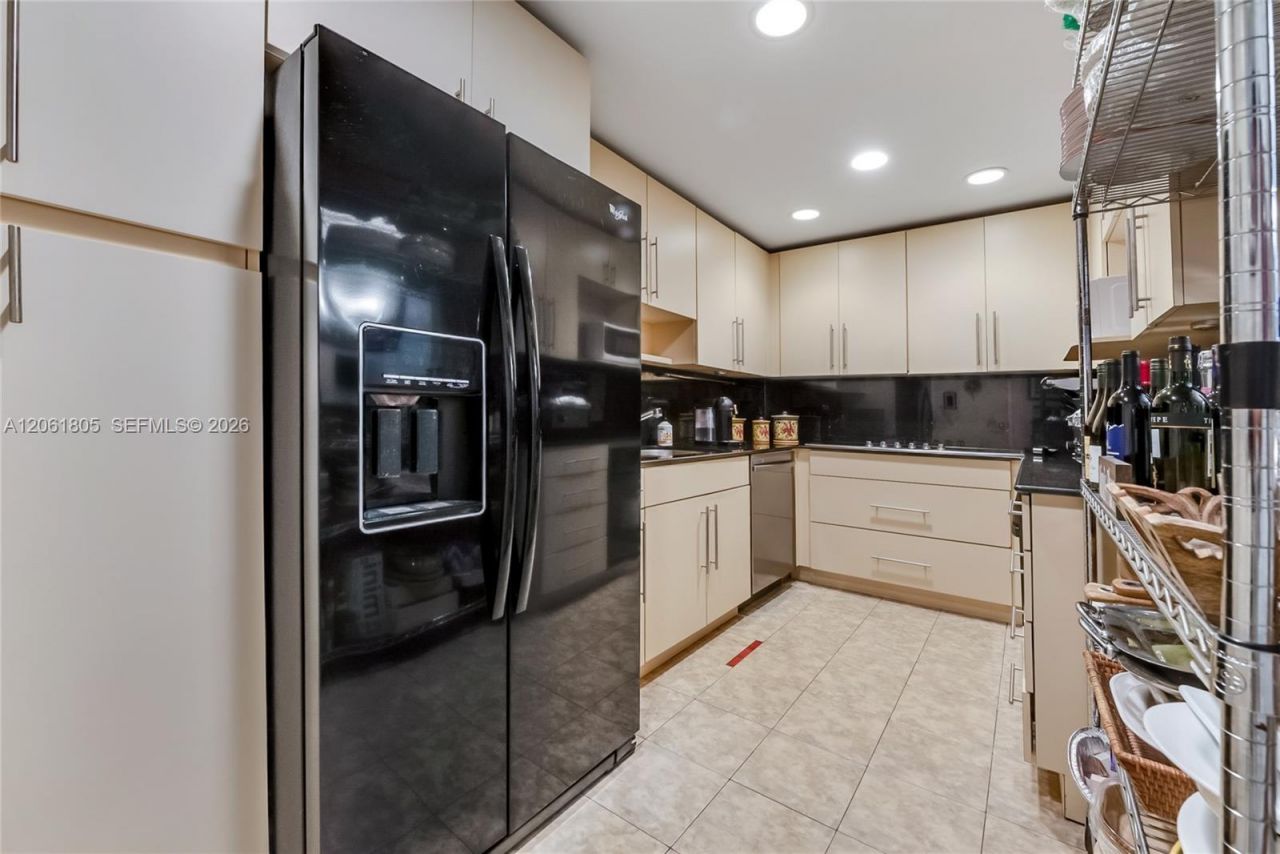 90 Edgewater Dr , Unit 501, Coral Gables, FL 33133 Photo