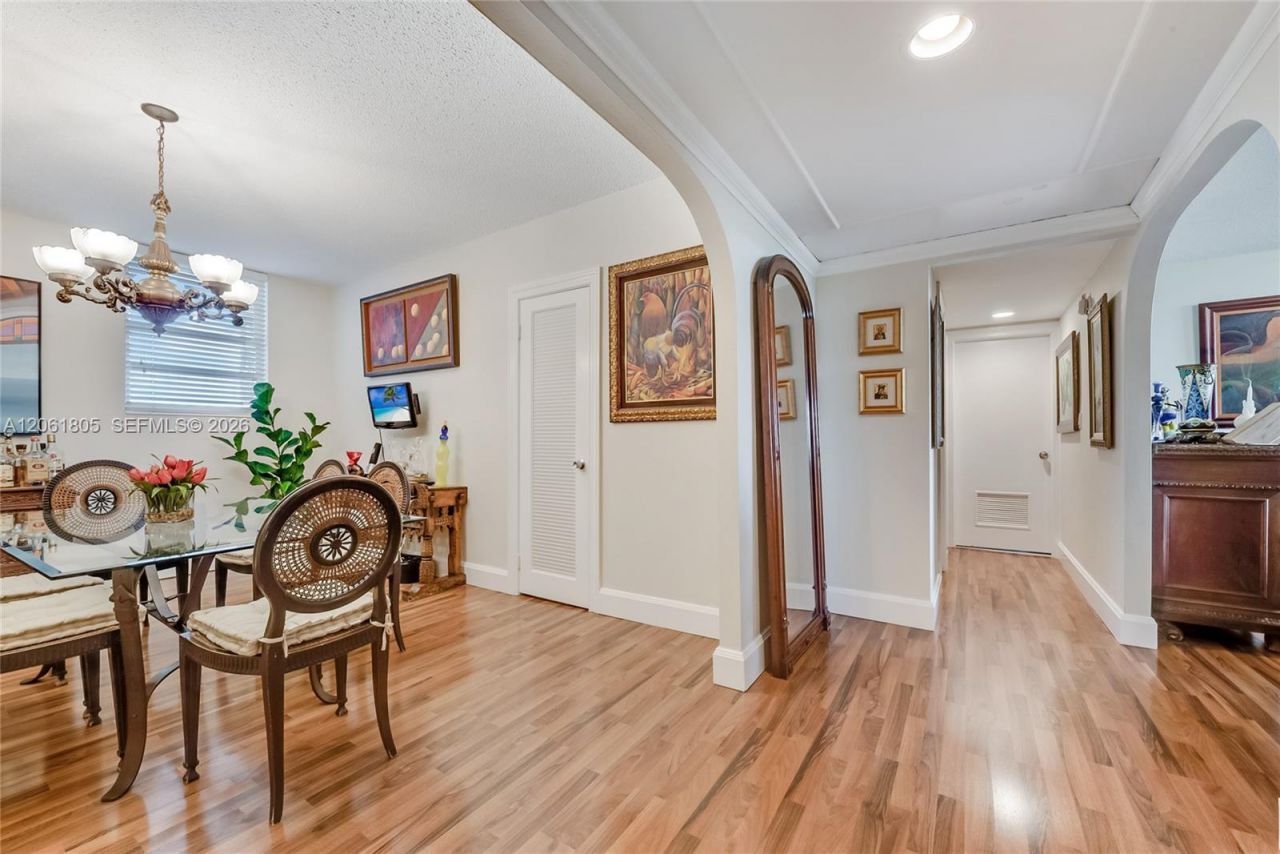 90 Edgewater Dr , Unit 501, Coral Gables, FL 33133 Photo