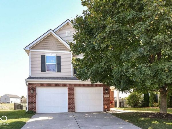 3391 Roundlake Lane , Whitestown, IN 46075