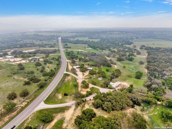 123 Rocky Rd, Hye, TX 78635