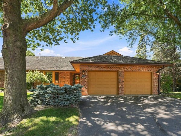 15 Anemone Circle, North Oaks, MN 55127