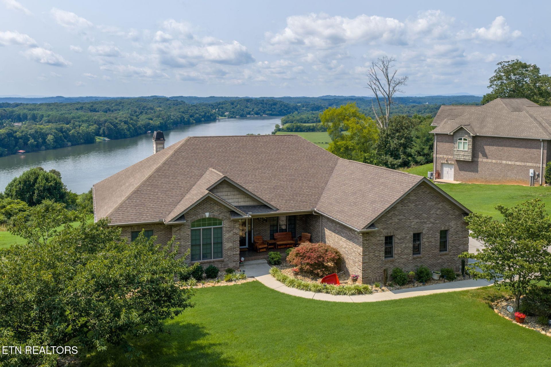 645 Fort Hill St, Loudon, TN 37774 Main Photo