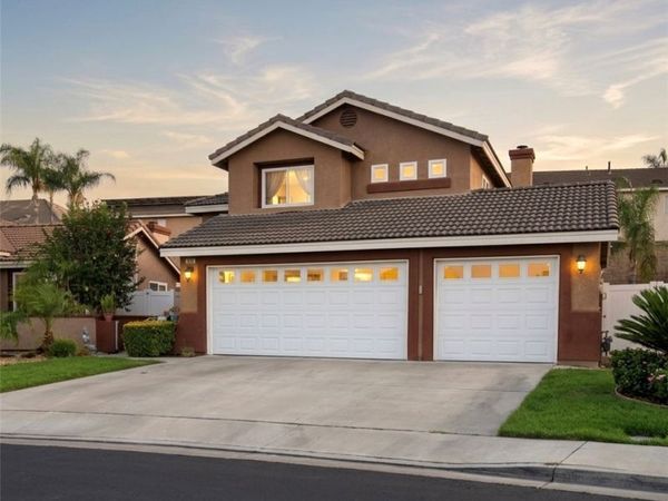 812 Poppyseed, Corona, CA 92881