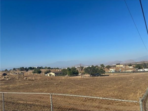 20510 Fox Rd, Perris, CA 92570