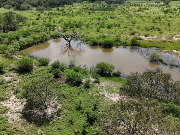10247 State Highway 111 , Yoakum, TX 77995