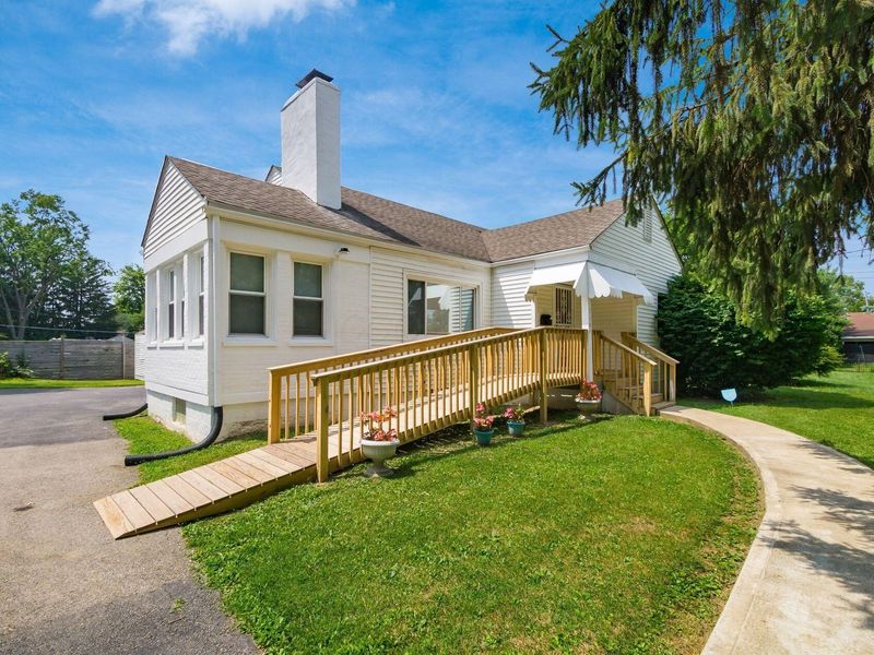 1101-1109 Barnett Road, Columbus, OH 43227 Photo 2