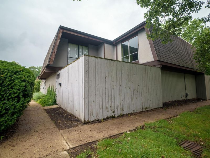 5475 Worthington Forest Place, Columbus, OH 43229 Photo 1