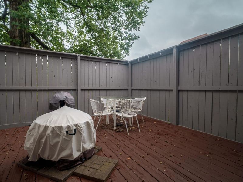 5475 Worthington Forest Place, Columbus, OH 43229 Photo 4