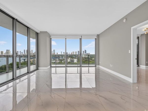 16385 Biscayne Blvd, Unit 1215, North Miami Beach, FL 33160