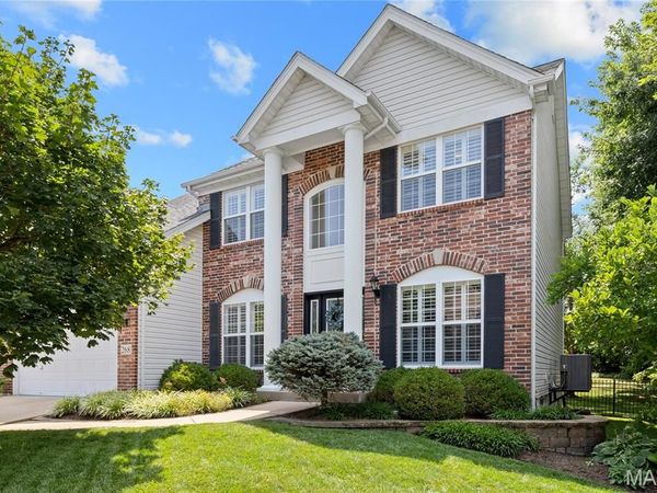268 Magnolia Trace Drive, Ballwin, MO 63021