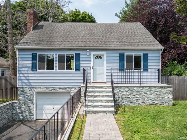 62 Lincoln Avenue, Northport, NY 11768