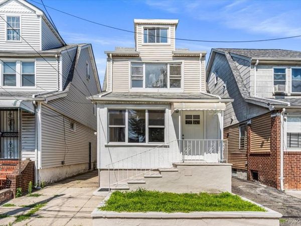 6134 Parsons Boulevard , Fresh Meadows, NY 11365