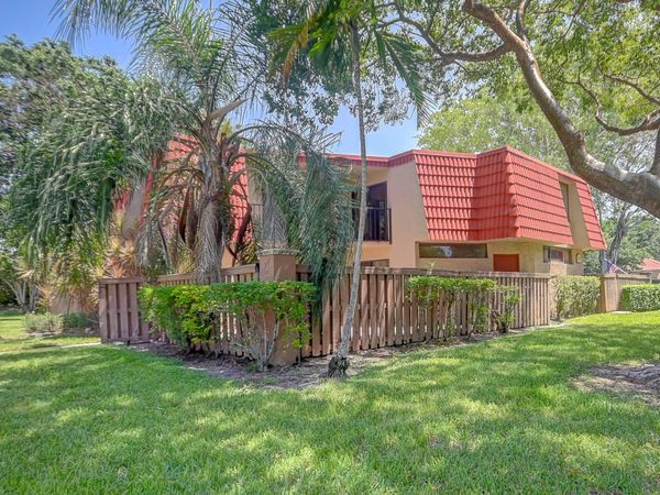 8225 Severn Drive, Unit D, Boca Raton, FL 33433
