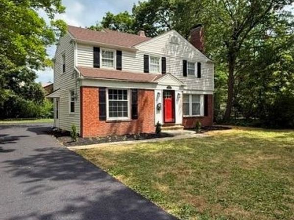 19013 Chagrin Boulevard , Shaker Heights, OH 44122