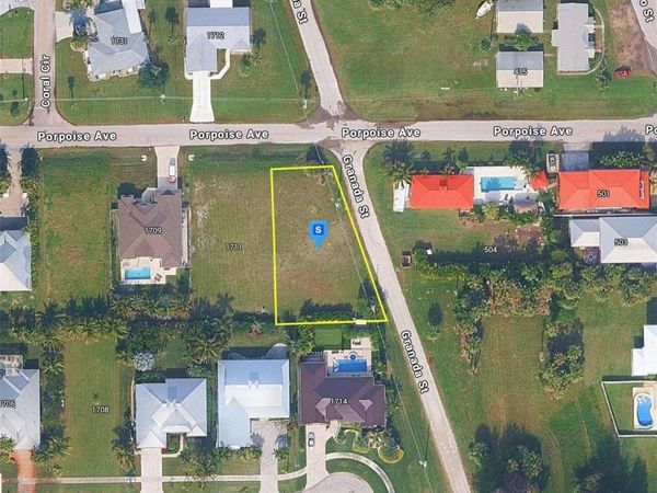 PORPOISE AVENUE , FORT PIERCE, FL 34949