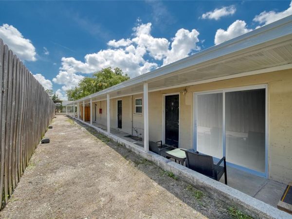 4615 N HESPERIDES STREET , TAMPA, FL 33614
